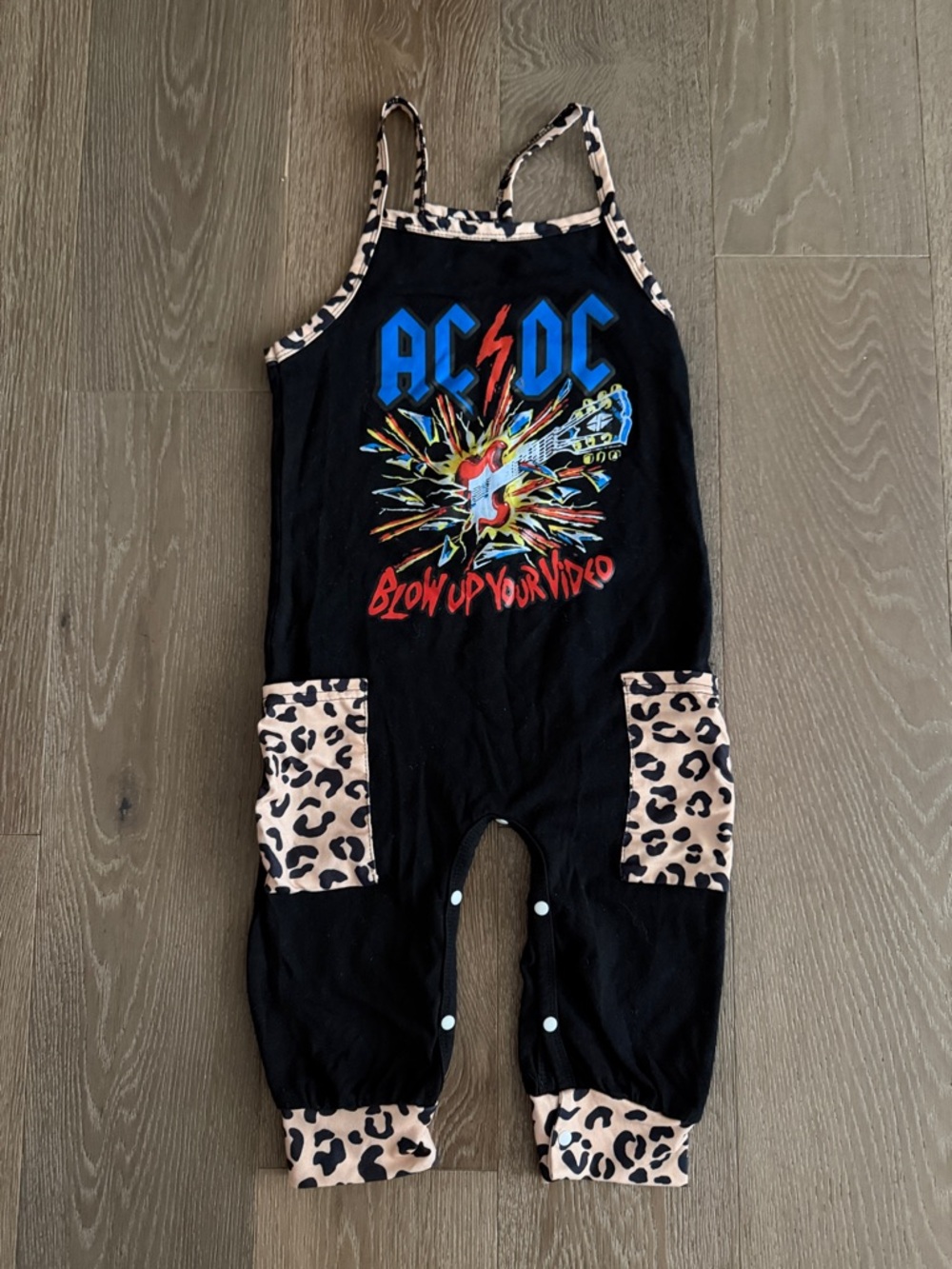 Girls AC/DC romper. Size:3-4. Gently Used.